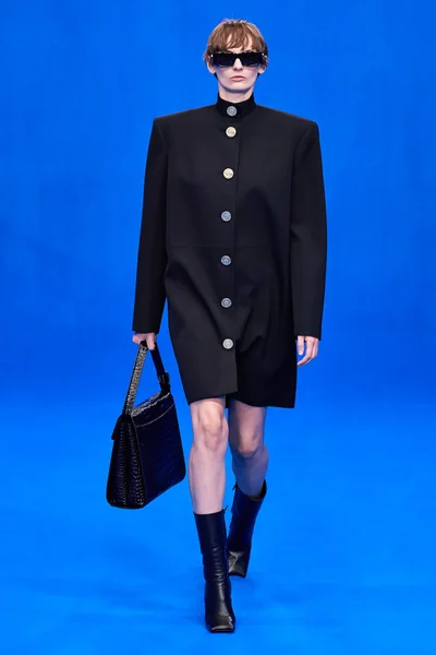 Look 9